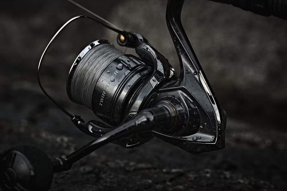 Strong!? Tough!? SHIMANO 24 TwinPower Announced! - Japan Fishing